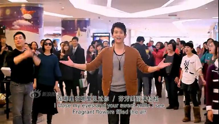 台北101合唱团国贸快闪共唱两岸歌曲