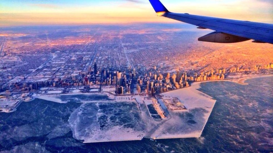 罕见!美国遇20年来最严寒天气 城市被冰封