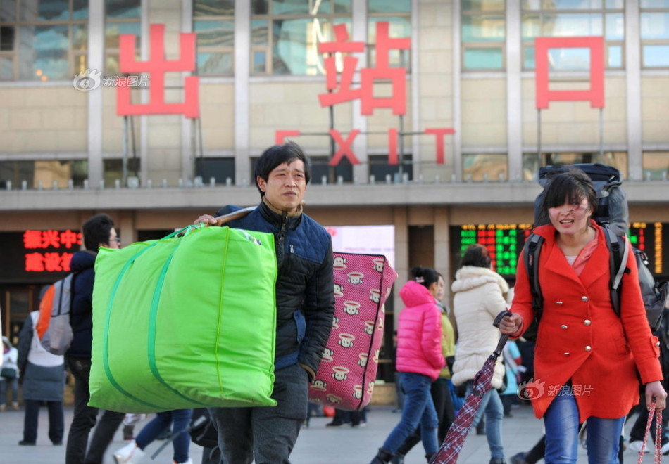 北京返城人口_东汇城超市人口图片(2)