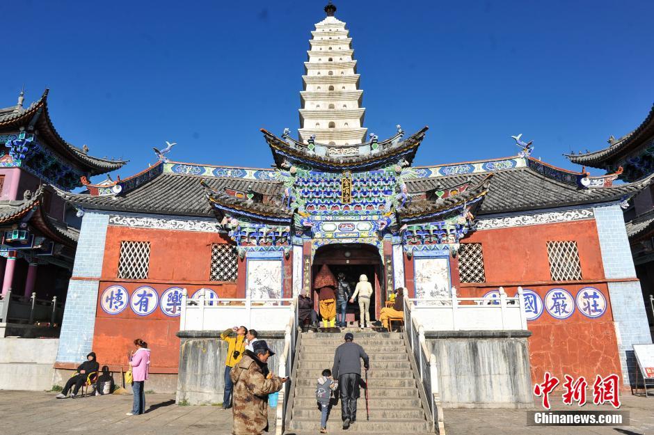 云南鸡足山寺庵闭门与旅游公司存矛盾