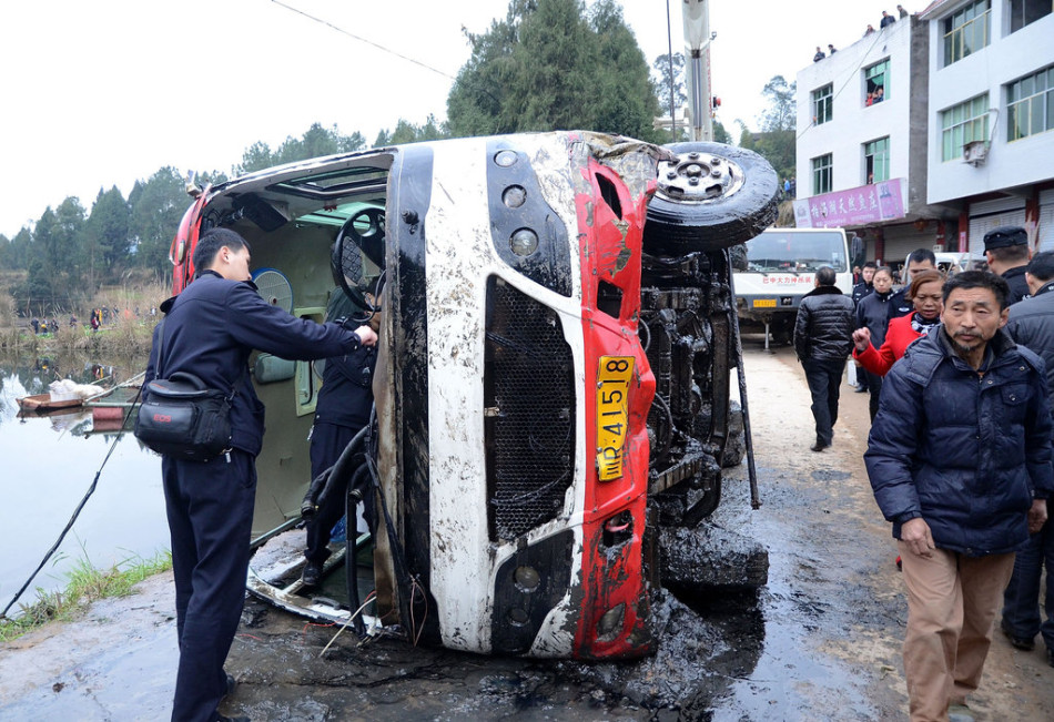 死亡人口农村_中国死亡人口折线图(3)