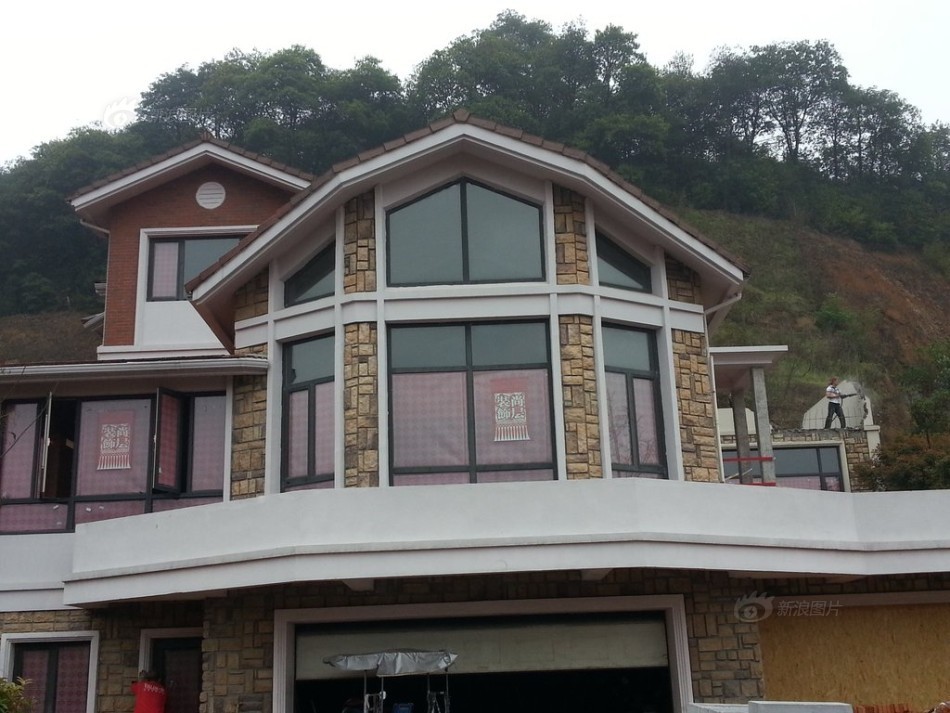 浙江绍兴:违建豪华白宫别墅开拆