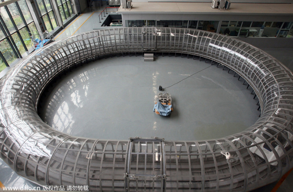 国内首例载人高温超导磁悬浮环形实验线 -- 佛