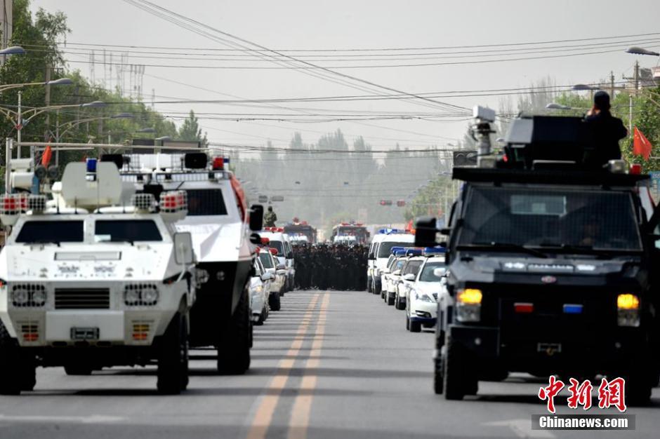 新疆阿瓦提举行严打暴恐誓师大会 -- 佛山E家|佛