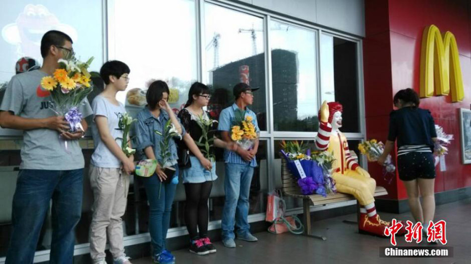 2013圣诞大战-乐鱼app(leyu)官方网站-乐鱼官网