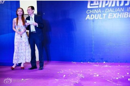 阿迪达斯清风系列