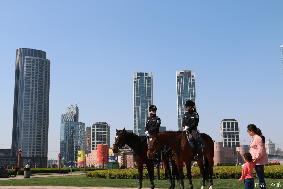 我本人现在在大连,哈尔滨航博公务员培训学校