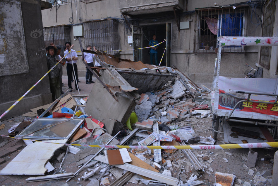 拜仁创纪录夺冠