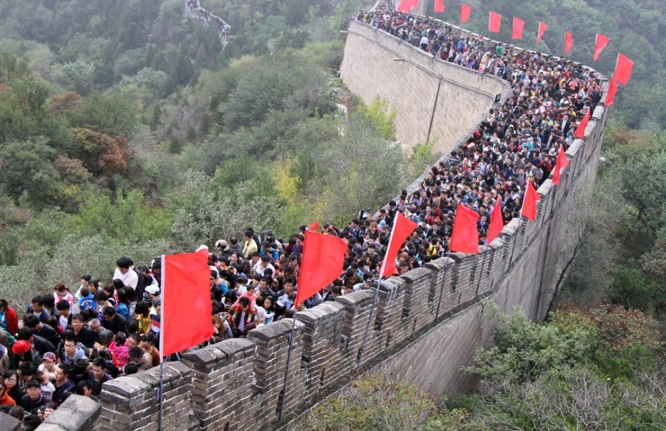 Thousands Tourists Visit Daily Chinese Wall Stock Photo 138458411