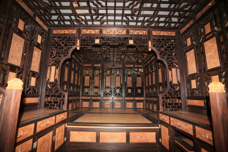 价值2800万红木“千工拔步床”亮相,价值2800万红木“千工拔步床”亮相,价值2800万红木“千工拔步床”亮相,高清图片,千万,红木,爱围观,爱好,MY爱好