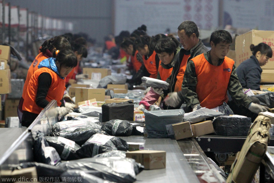 实拍河南最大快递分拣线:1人1天3000件 - 新闻