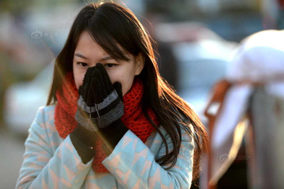 <em>济南</em><em>最美地瓜妹</em>卖烤地瓜救白血病哥哥,<em>济南</em>