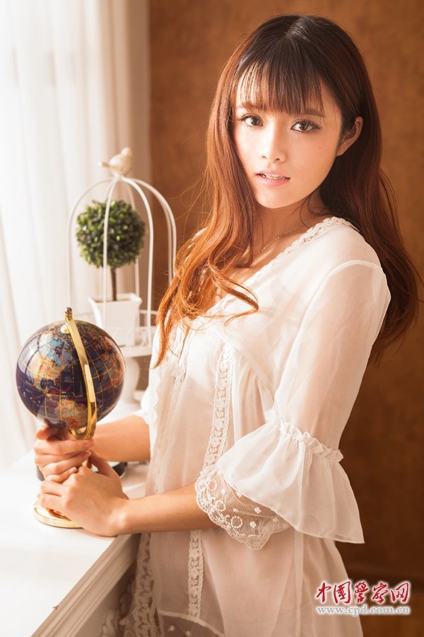 工科学霸<em>校花</em>开泳装写真先河14岁进大学,工科