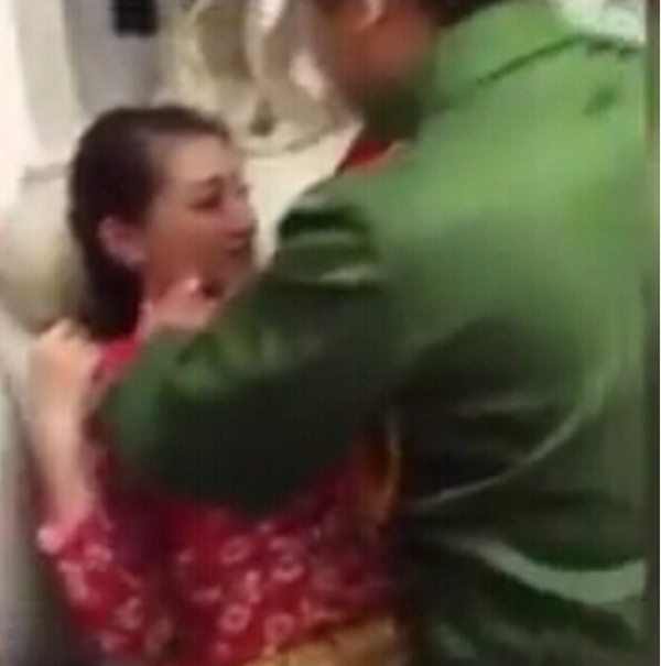 浙江男子扮太君闹洞房调戏花姑娘,浙江男子