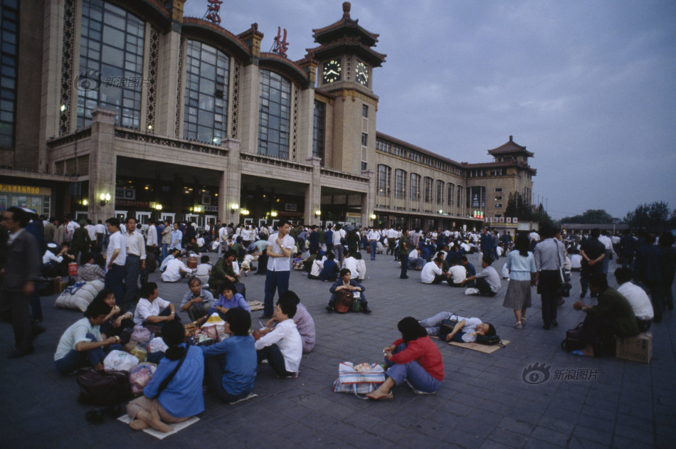 北京站:一座火车站的50年 -- 佛山E家|佛山信息网|顺德信息网|第一综合信息门户网-FSEHOME.COM