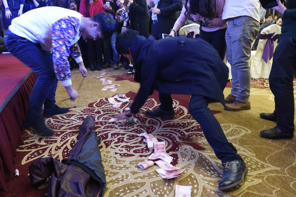 阿迪达斯清风系列