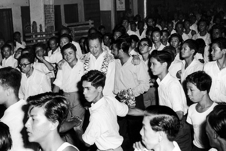 李光耀与中国的爱恨四十年