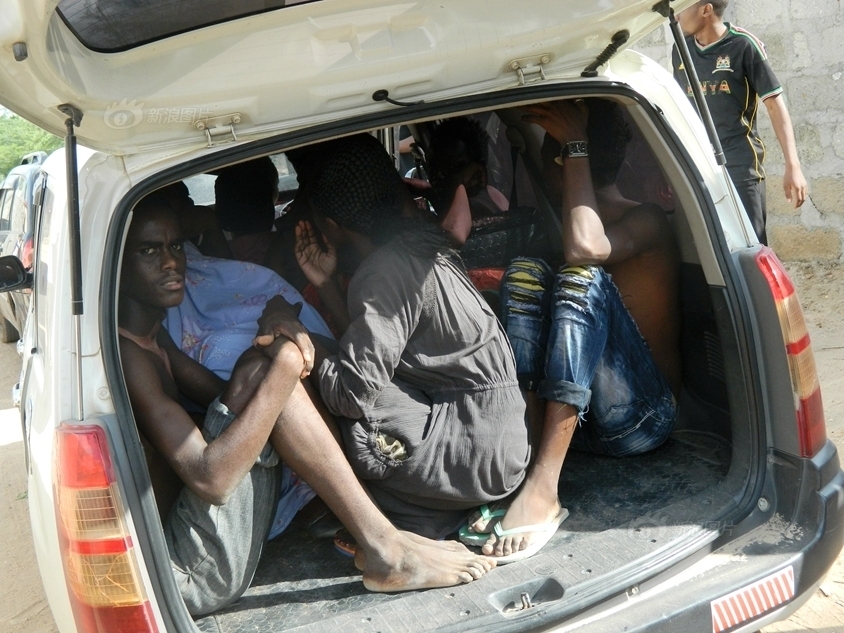 肯尼亚加里萨大学学院(Garissa University College)遭袭至少147人死图片