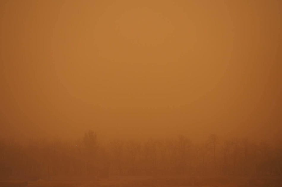 北京现沙尘暴天气