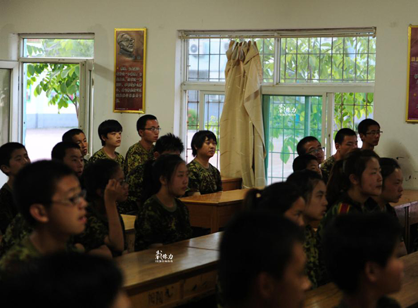 <em>26岁</em>小伙自闭7年<em>头发</em>过半米曾试图变性,<em>26岁</em>