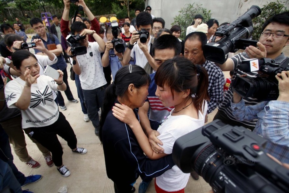 阿迪达斯清风系列-爱游戏APP(中国)官方网站下载_AIYOUXI体育