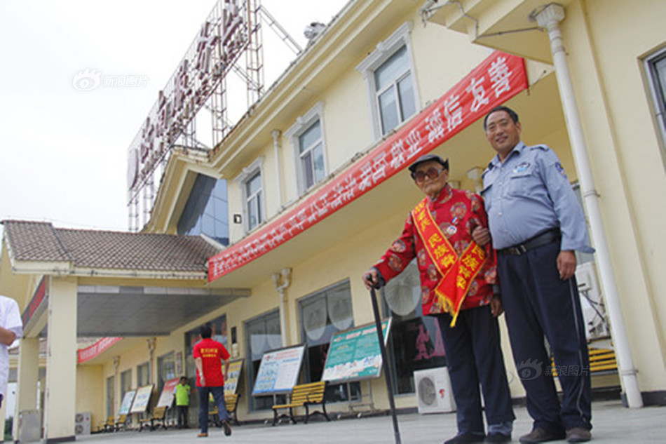 四川南充市有多少人口_四川南充市旅游图片(2)