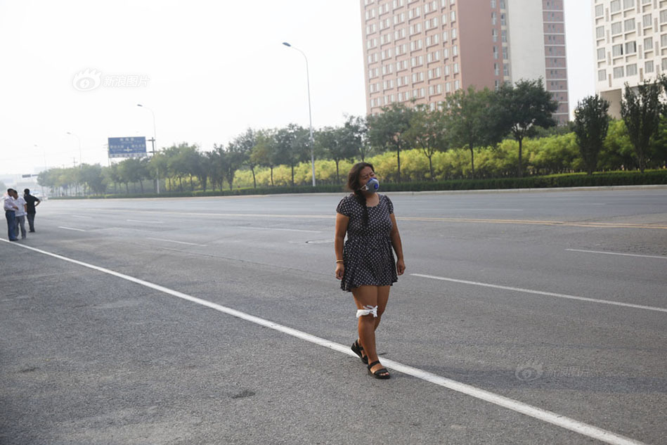 天津爆炸现场方圆三公里居民疏散撤离