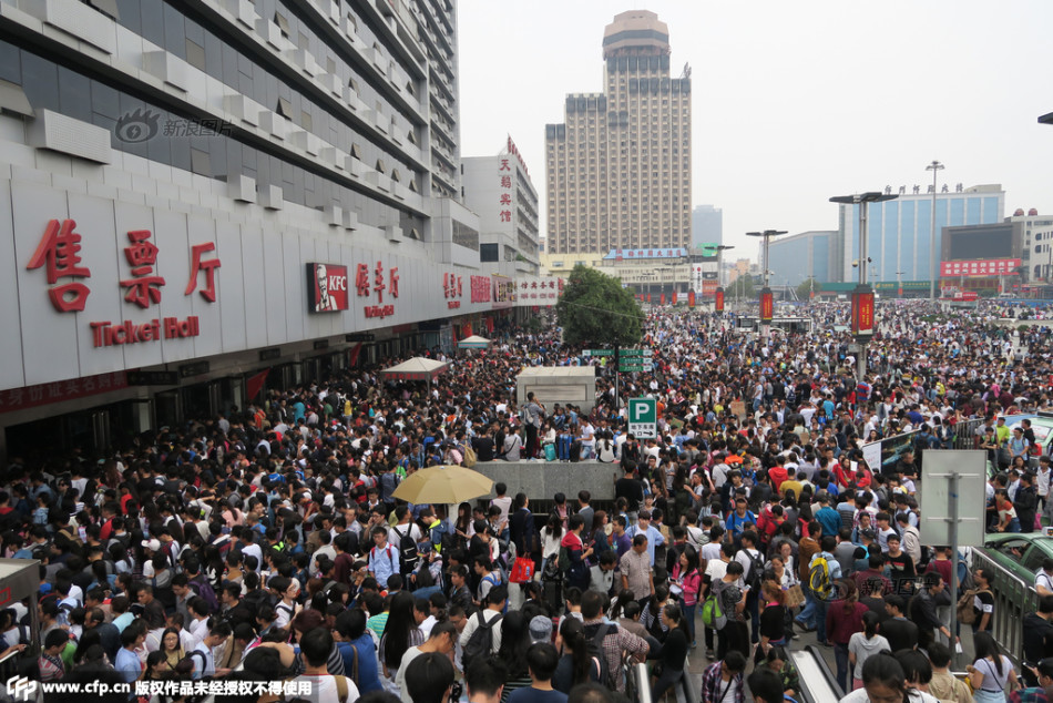 郑州市有多少人口_千人拥堵 郑州一路口大拥堵超三小时,75分钟挪了200米 步行(2)