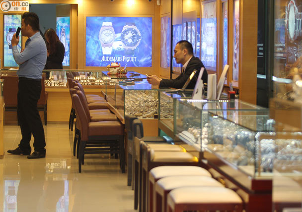 大嘴小男孩-乐鱼app(leyu)官方网站-乐鱼官网