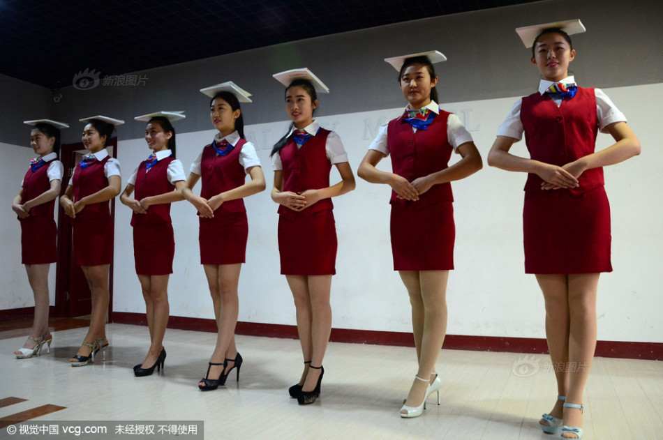 95后准空姐每天穿高跟鞋走十公里