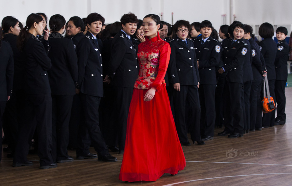 吉林女子监狱春晚 民警服刑人员t台秀风采