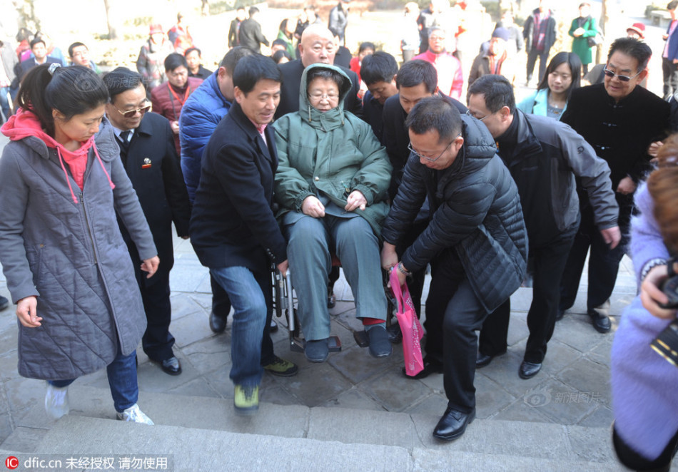 西班牙队服-乐鱼app(leyu)官方网站-乐鱼官网