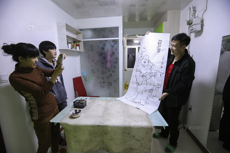 腿模一年挣10万的图片_一年收入10万