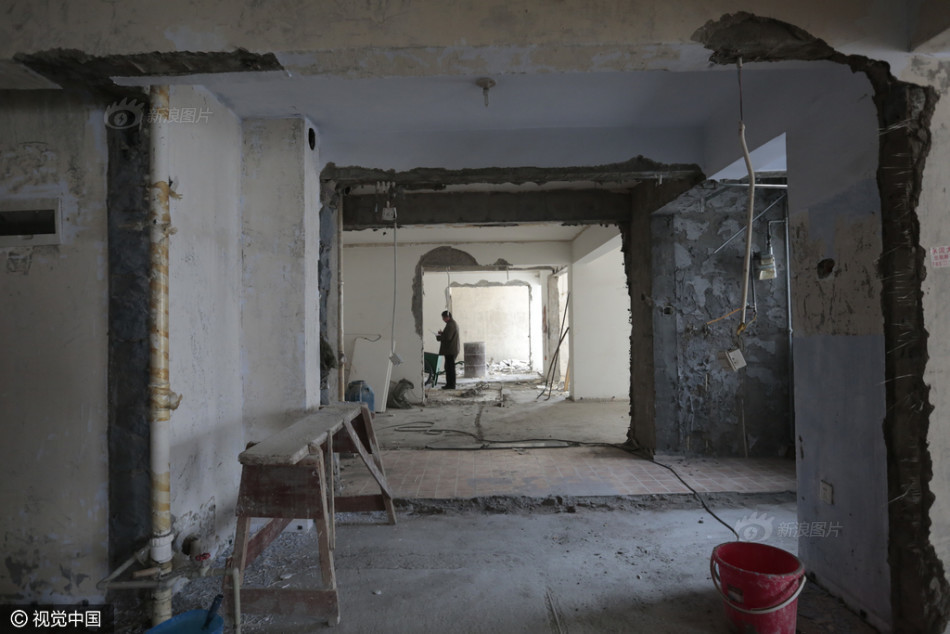 阿迪达斯清风系列