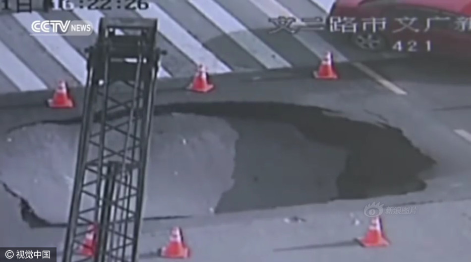 杭州协警意外成网红被老外赞中国英雄,杭州协