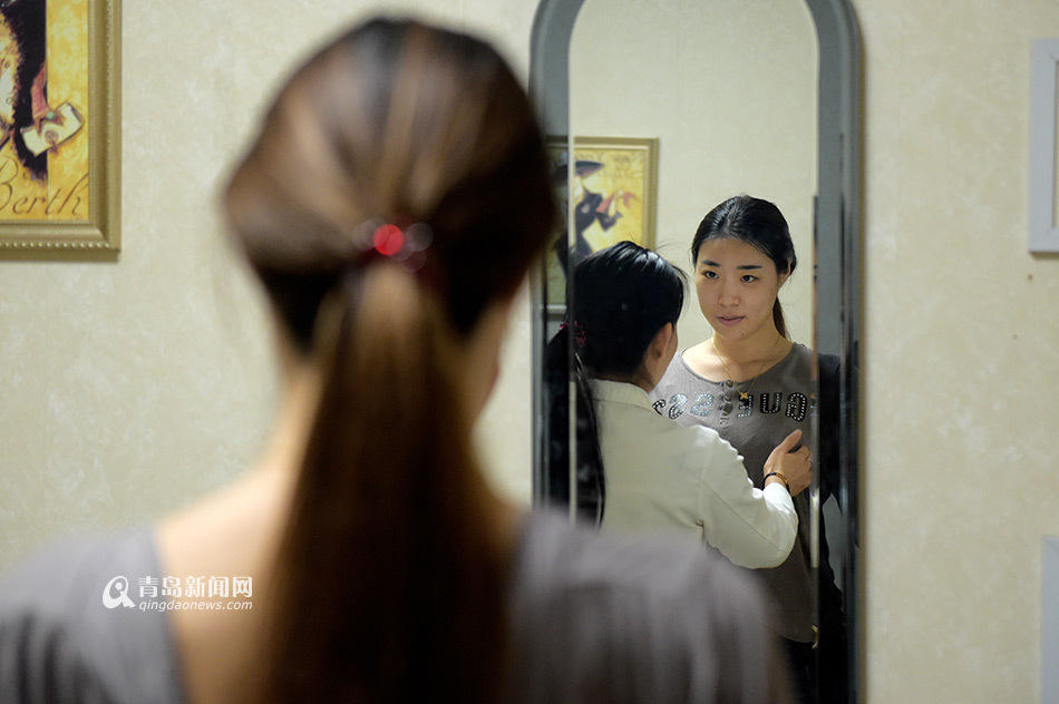 青岛90后模特瞒着爸爸做隆胸手术