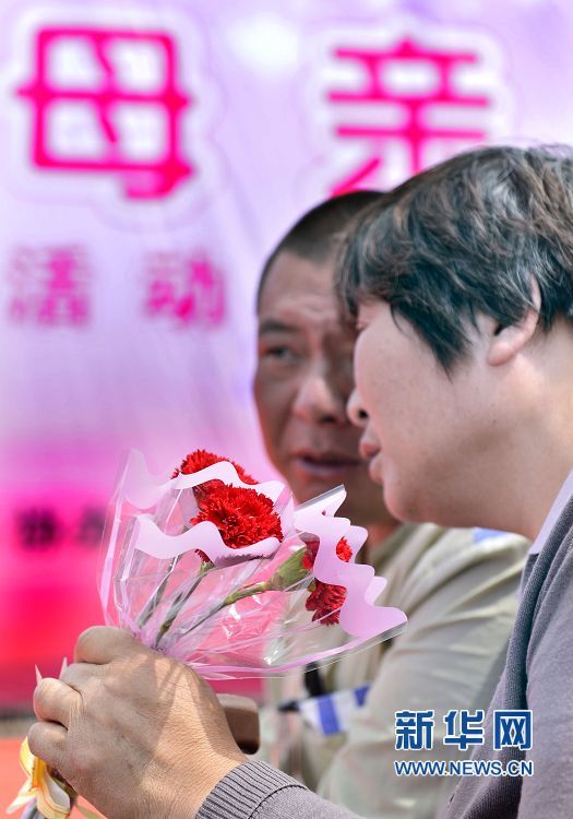 洛阳人口出生_洛阳牡丹(3)