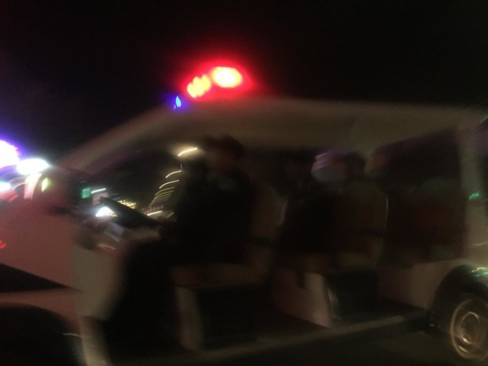 雷洋亲朋讲述称，从23:30至次日凌晨1点，雷洋妻子和亲属不间断打电话，但手机一直处于无人接听状态。凌晨1点，雷洋电话有人接听，接听人自称来自昌平区东小口镇派出所，告知亲属需要去派出所。图为东小口派出所。