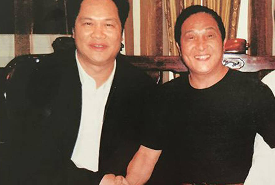 法制晚报消息，朱明国被指“烧香拜佛，非常迷信，”而他信奉的大师，正是王林。朱明国一直视王林为恩人，朱明国在海南任职期间曾被人举报，仕途遭遇巨大危机，帮他脱险的正是王林。王林表面上是在地下室连续“作法”两天两夜，实际则是利用其在官场的关系网，助朱明国过关。