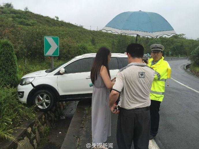 别揉我胸 啊 嗯～果冻传媒