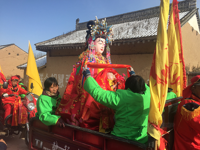 女人扒开 男生摸