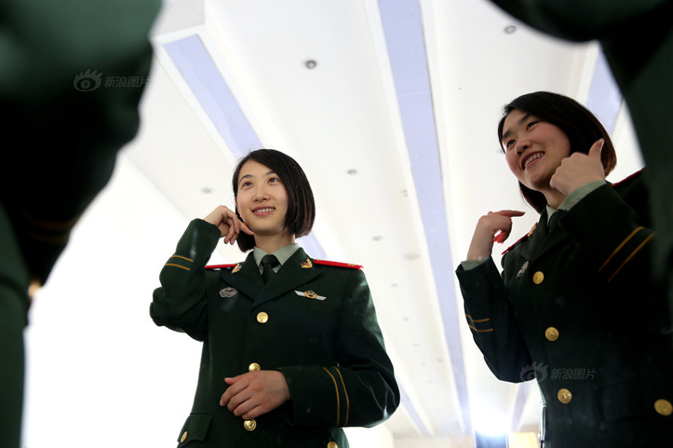 生物课女同学玩我的生殖