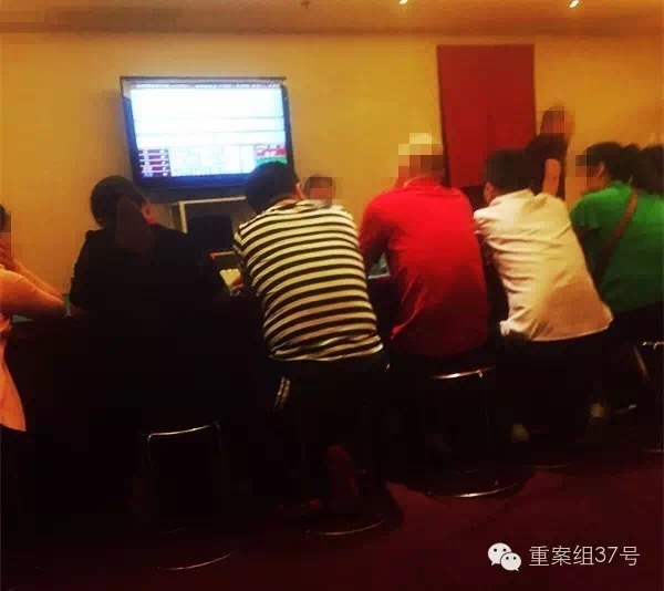 在线自由性别偷窥孔
