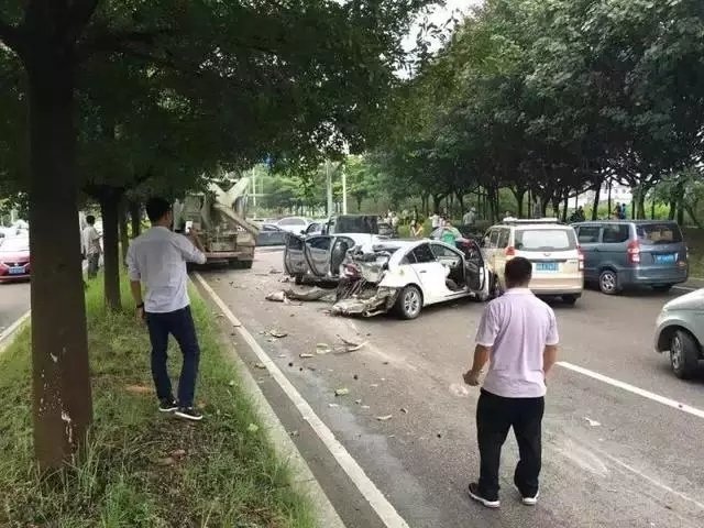 天天伊人
