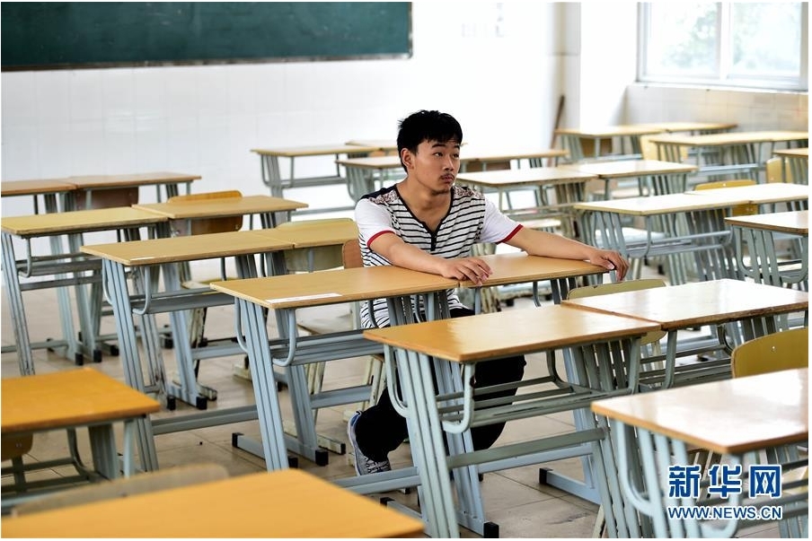 老师脱 让学生摸 流白浆