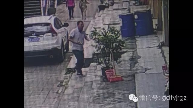 偷拍亚洲女洗澡Mp4浴室偷拍