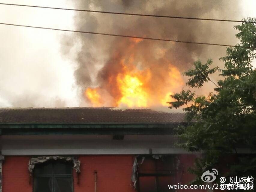 黄色国产三级片