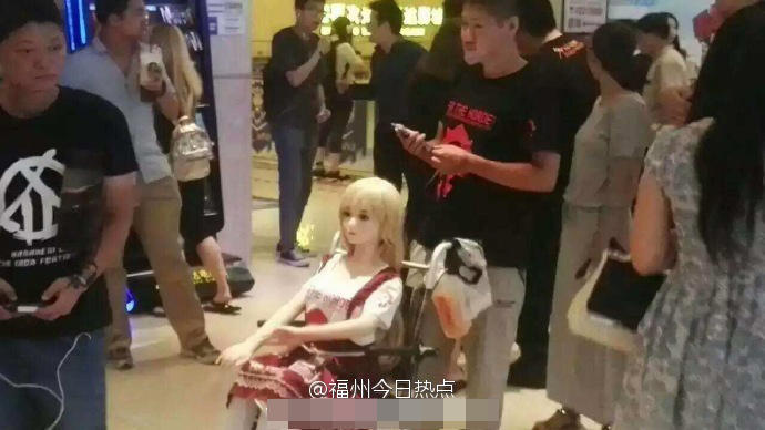 大尺度吃奶做爰