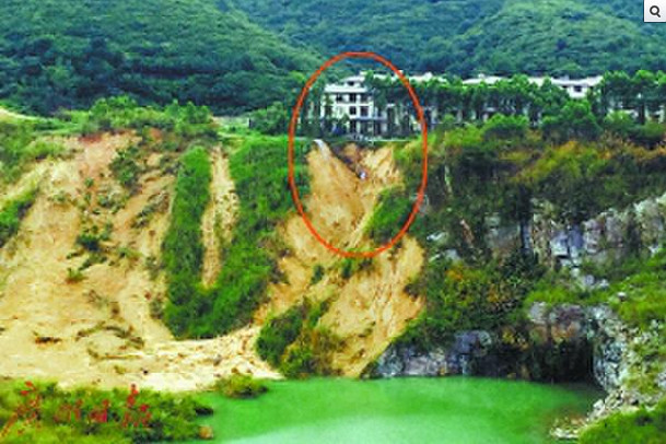 Xxxxwww偷闻袜子闻裤衩闻鞋调教