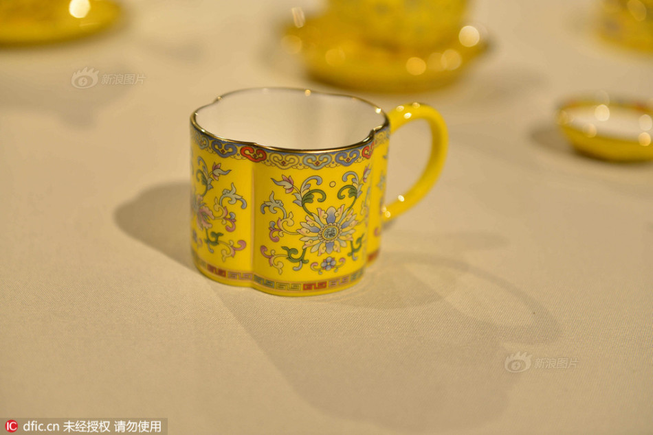 欧美无毛三级??片